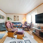 Valen Retro Home, Reine * موسكينيه