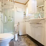 Feriehus Valen Retro Home, Reine *