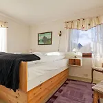Valen Retro Home, Reine