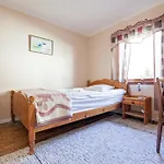 Valen Retro Home, Reine *