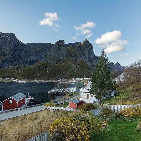 Valen Retro Home, * Moskenes