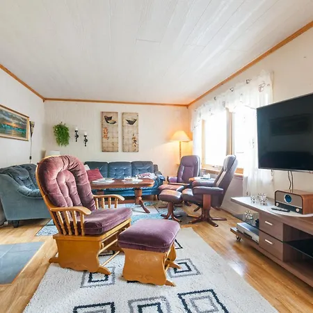 Valen Retro Home, Reine * Moskenes