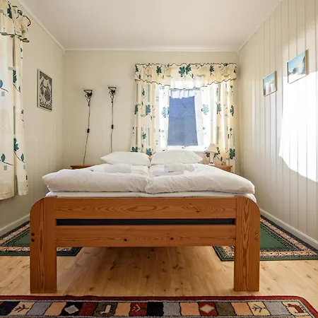 Valen Retro Home, Reine *