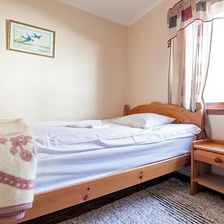 Valen Retro Home, Reine Feriehus *
