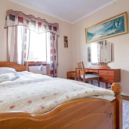 Feriehus Valen Retro Home, Reine Moskenes