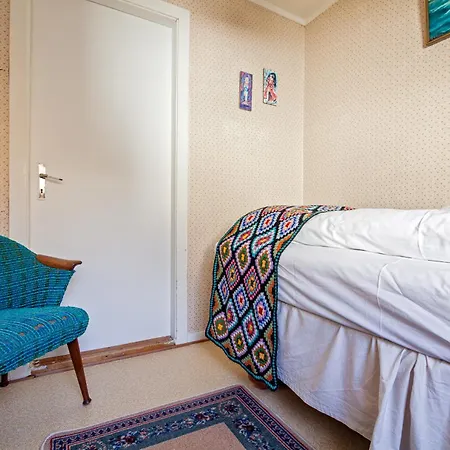 Valen Retro Home, Dom wakacyjny Reine