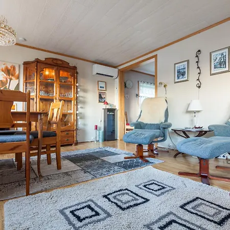 Dom wakacyjny Valen Retro Home, Reine