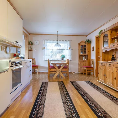 Valen Retro Home, Reine