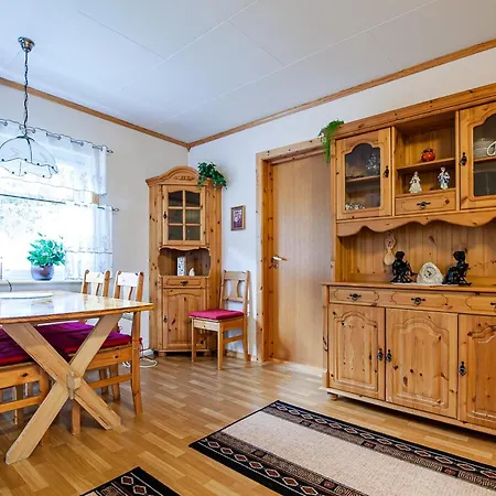 Valen Retro Home, Reine *
