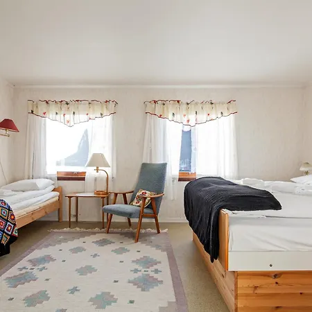 Valen Retro Home, Reine